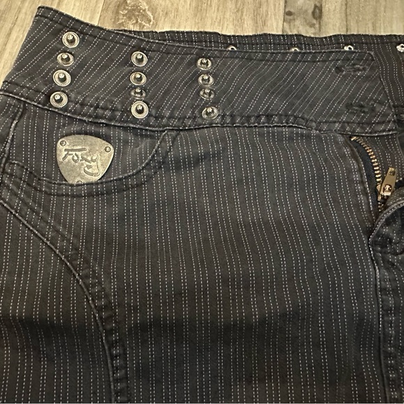 Y2K low rised vintage black skirt with Silver Accents - Picture 6 of 8